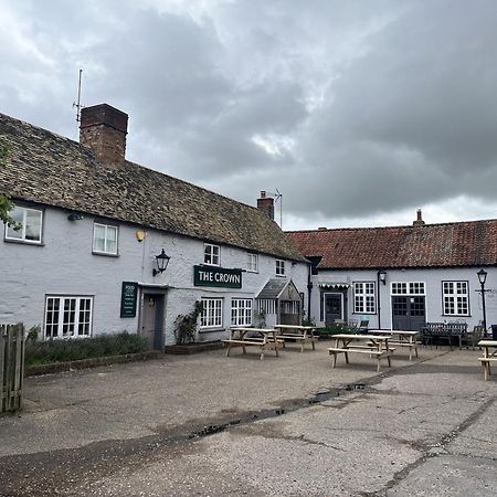 The Crown Inn Gayton  Zewnętrze zdjęcie