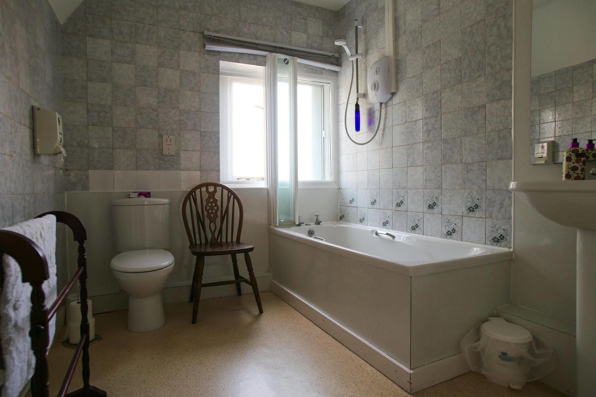 The Crown Inn Gayton  Zewnętrze zdjęcie
